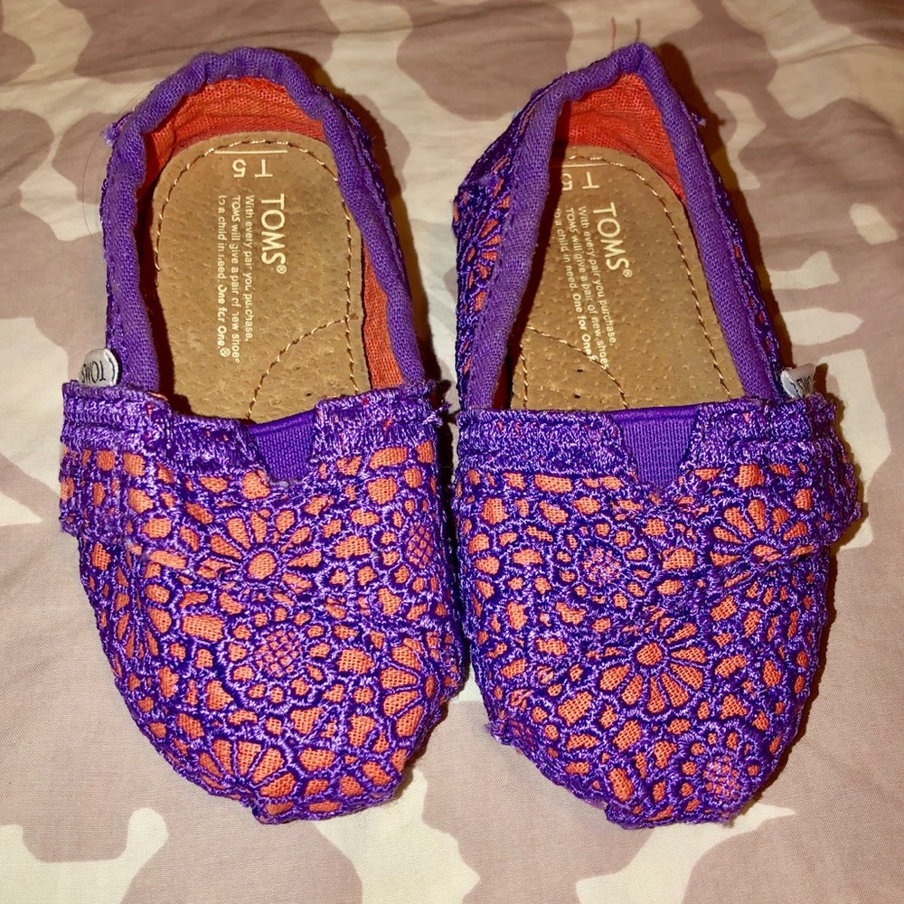 New Kids Toms purple and orange size T5